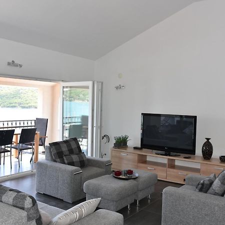 Villa Pina Appartment Chantos ティスノ エクステリア 写真