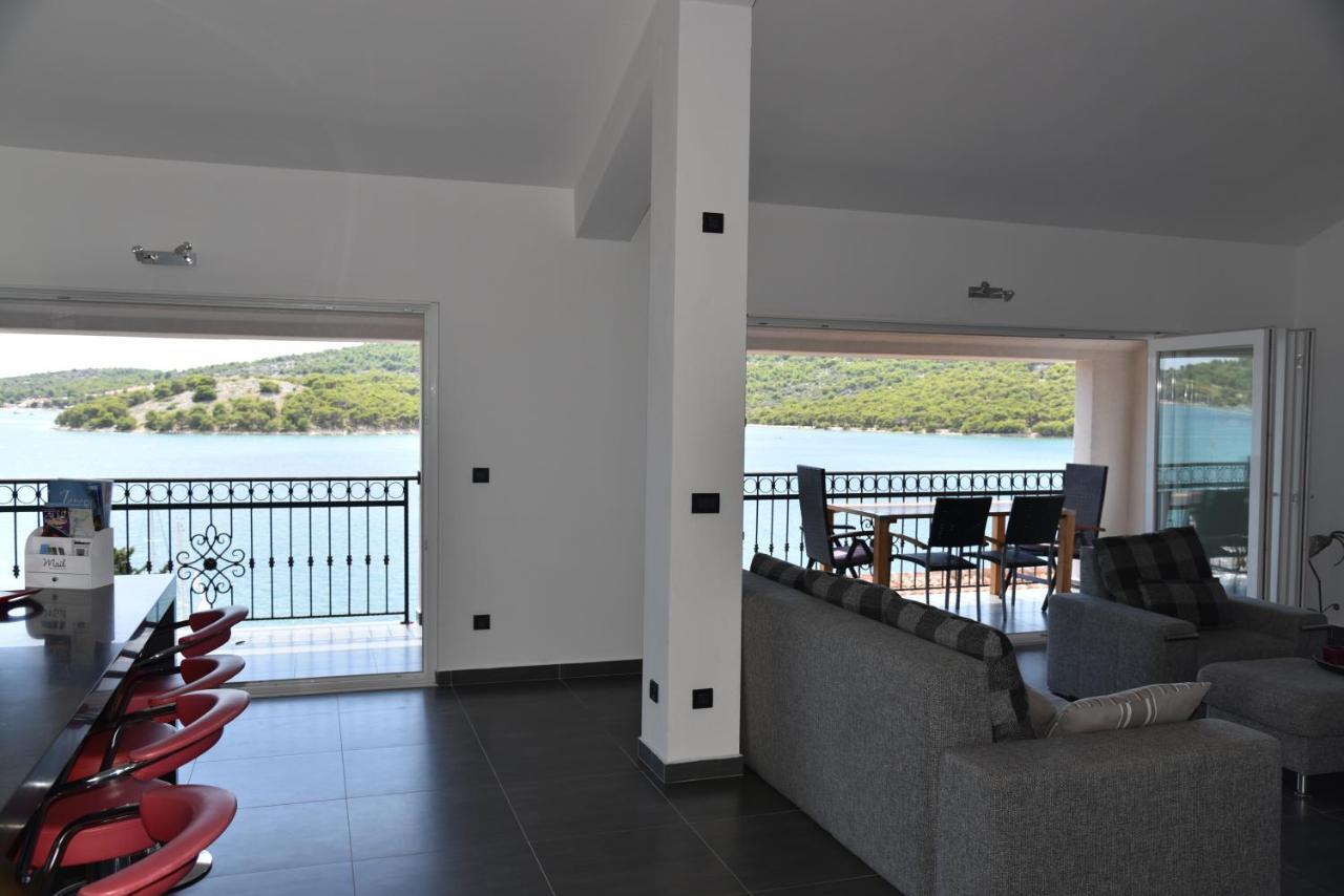 Villa Pina Appartment Chantos ティスノ エクステリア 写真